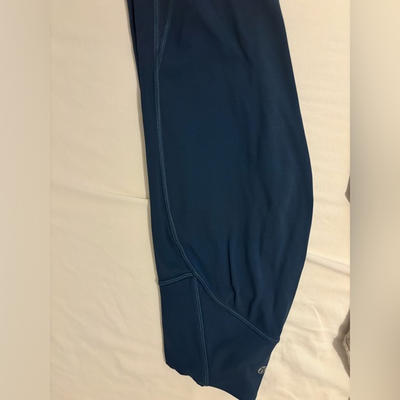 4 Lulu lemon training pants all together bundle - Picture 7 of 15